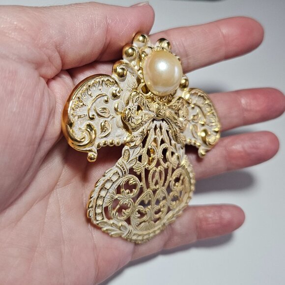 *Sale* Jane gold tone angle brooch - Picture 4 of 11